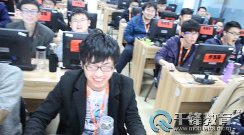 千锋<a href=http://www.mobiletrain.org/page/html5.html _fcksavedurl=http://www.mobiletrain.org/page/html5.html target=_blank class=infotextkey>HTML5培训</a>.jpg