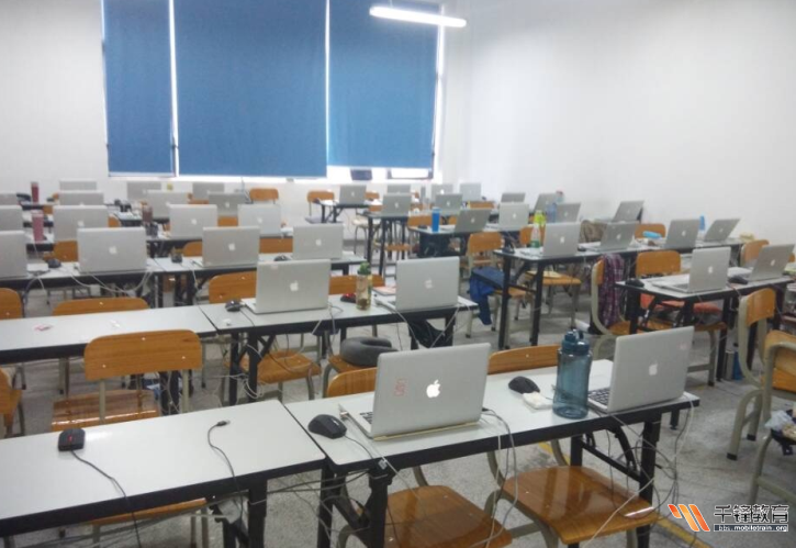 广州千锋校区-全新的苹果机教室